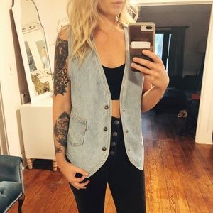 Levi’s brand 90s vintage Vest